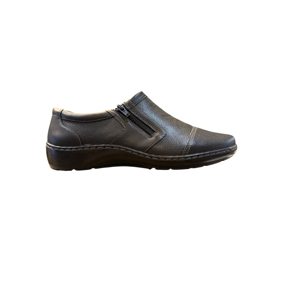 CLARKS Womens Cora Giny Cushioned Zip Loafer size 10 XW Tumbled‎ Leather